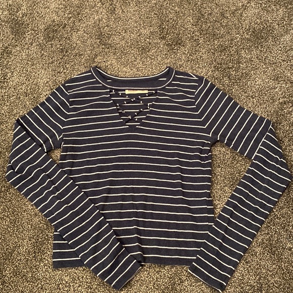 Blue and white striped shirt - Picture 1 of 1